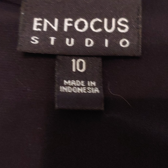 Dress - Picture 3 of 3